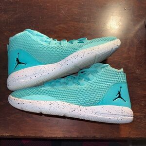 Jordan Reveal Hyper Turquoise